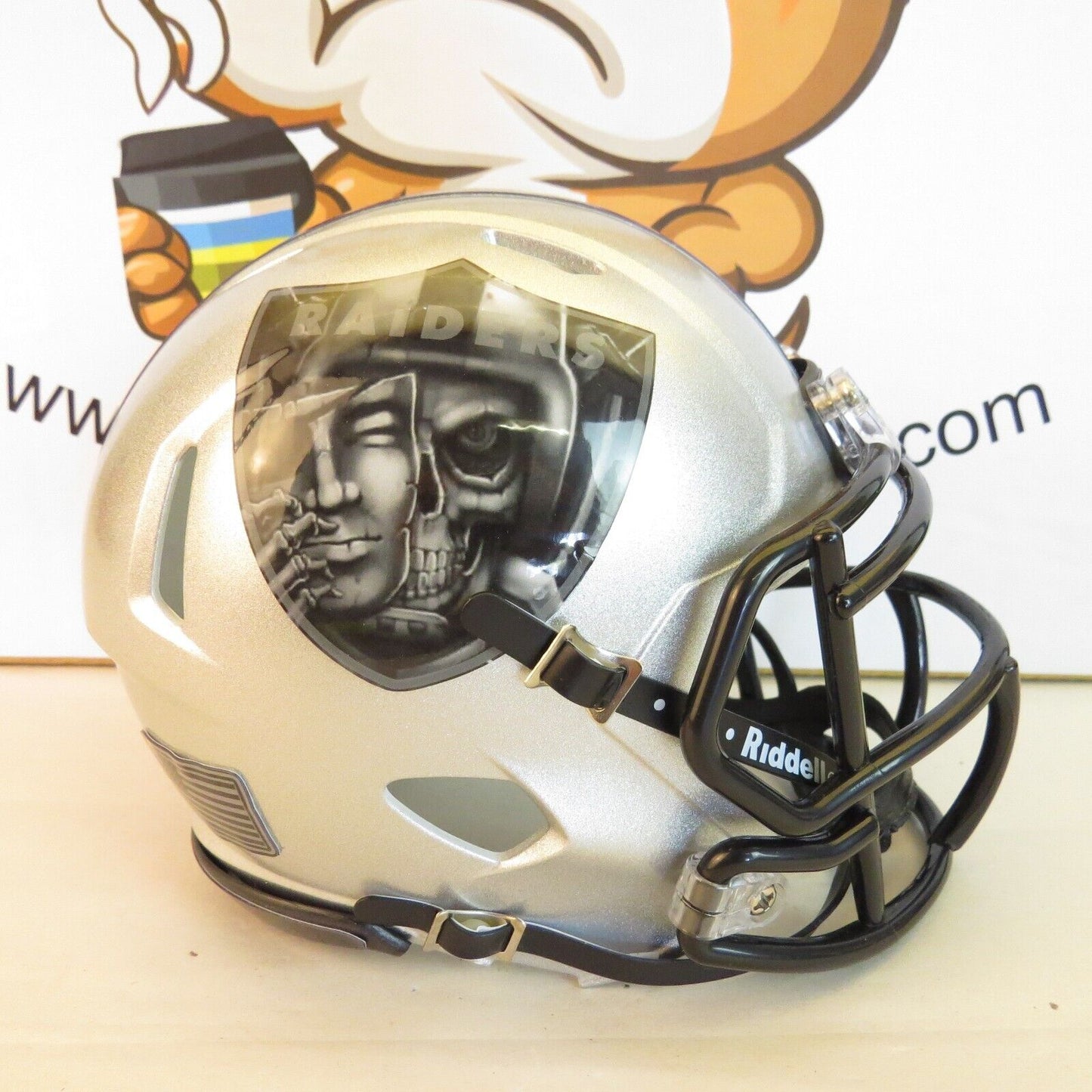 Las Vegas Raiders Custom Mini Helmet Skull